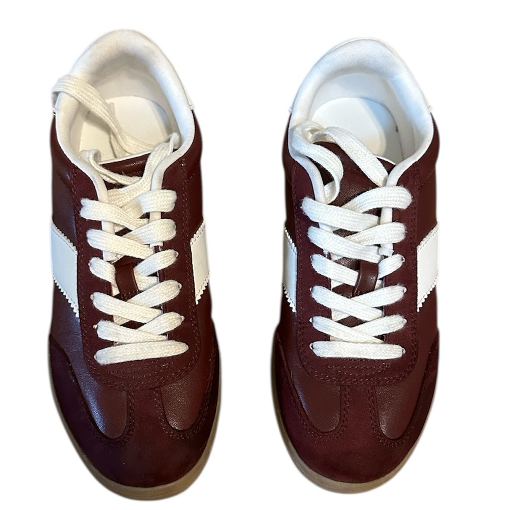 Universal Thread Women’s fashion sneakers Sz 6